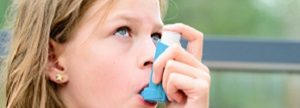 enfant-asthme-inhalateur